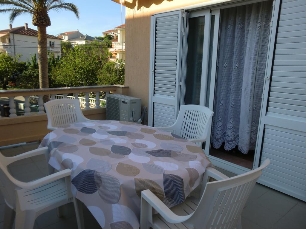 Guest House Sandra Rab Town Quarto foto