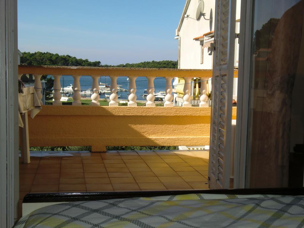 Guest House Sandra Rab Town Quarto foto
