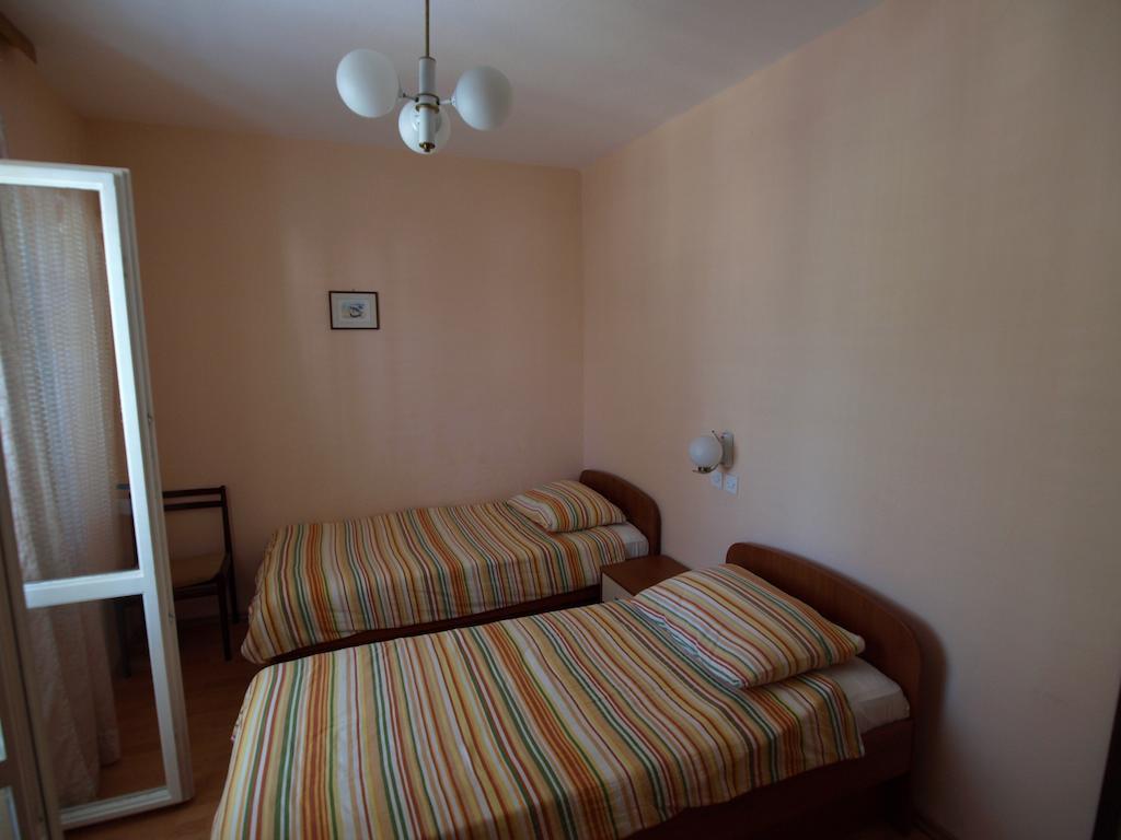 Guest House Sandra Rab Town Quarto foto
